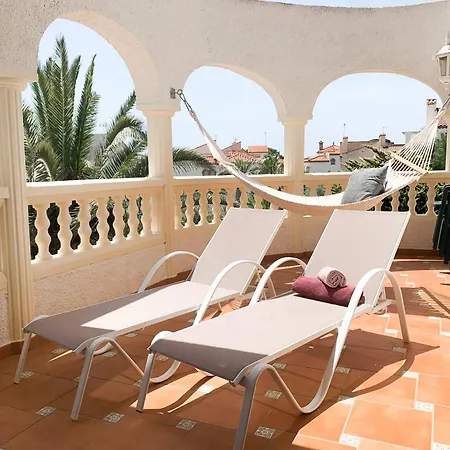 Poolvilla Michelle In Strandnaehe Daire *