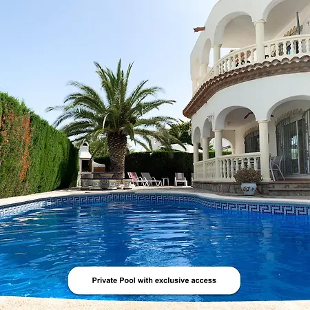 Apartment Poolvilla Michelle In Strandnaehe *