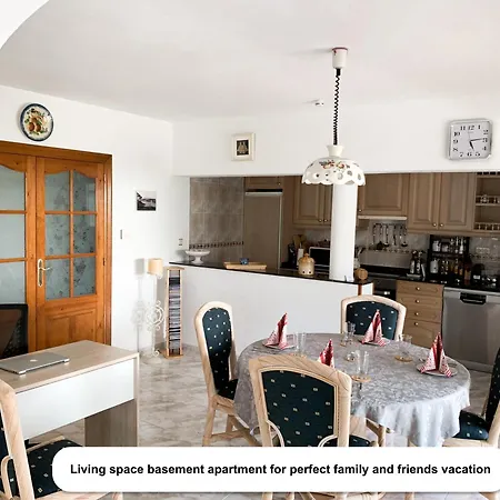 Apartment Poolvilla Michelle In Strandnaehe Mont-roig del Camp